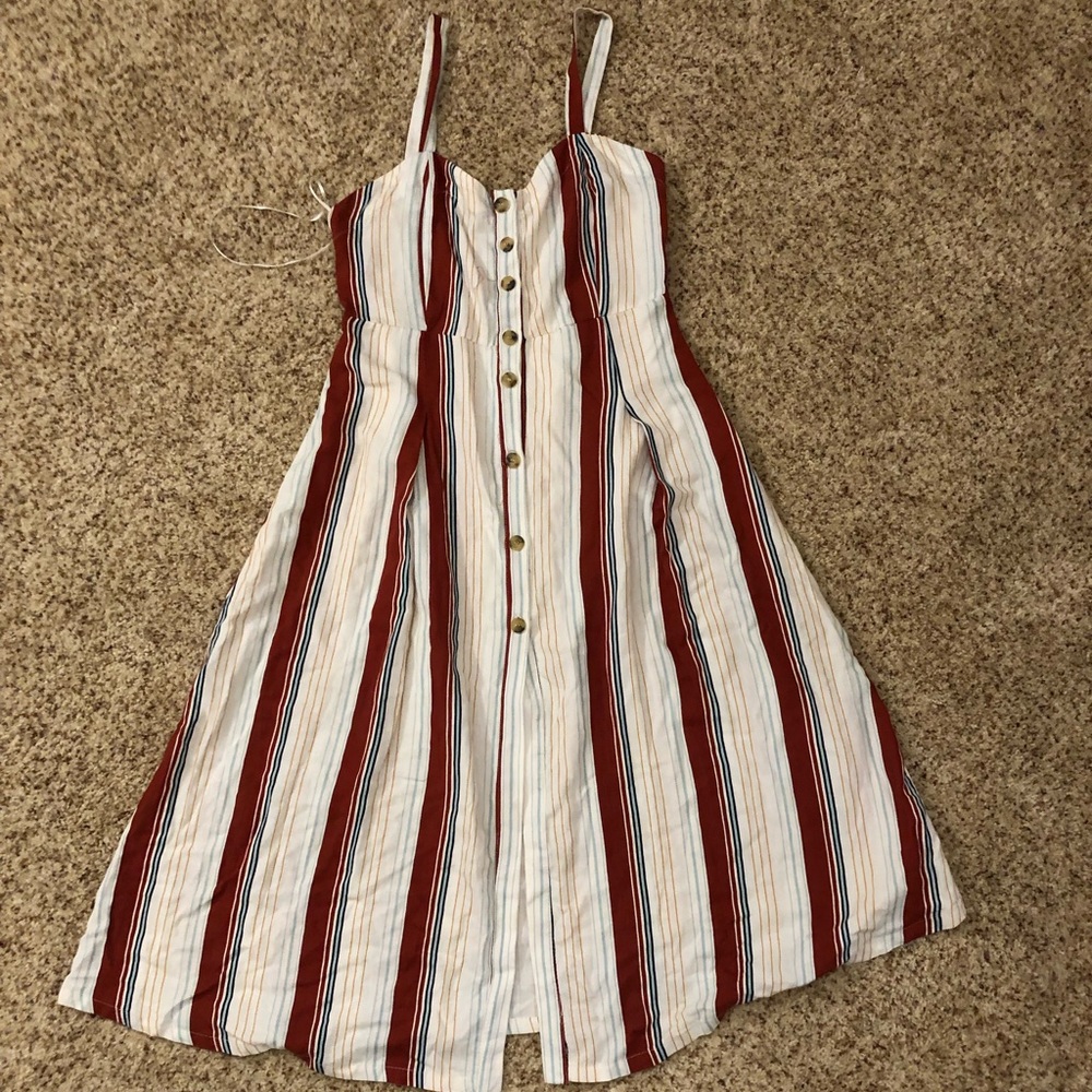 Cute button up dress! Worn once!